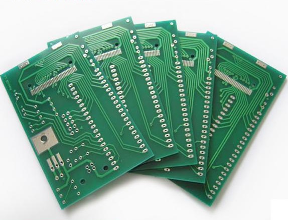 PCB板的為什么有不同的顏色？